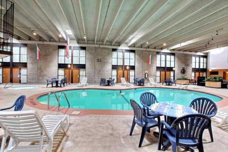 Quality Inn Thief River Falls Bagian luar foto