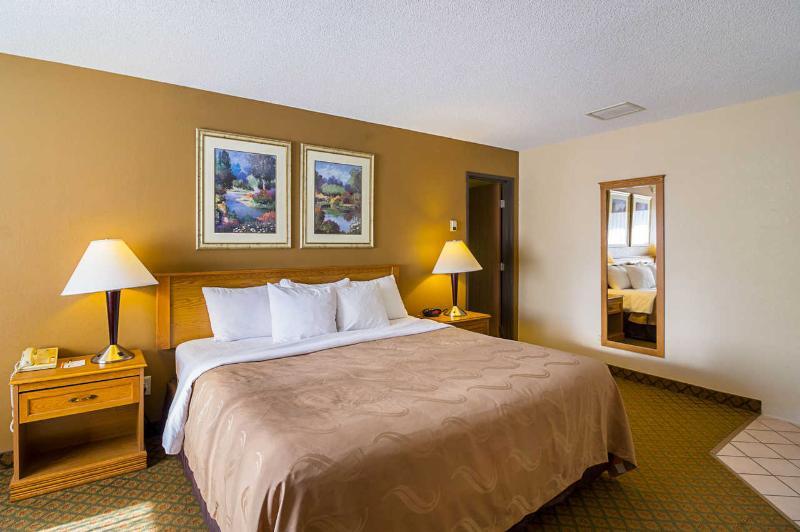 Quality Inn Thief River Falls Bagian luar foto